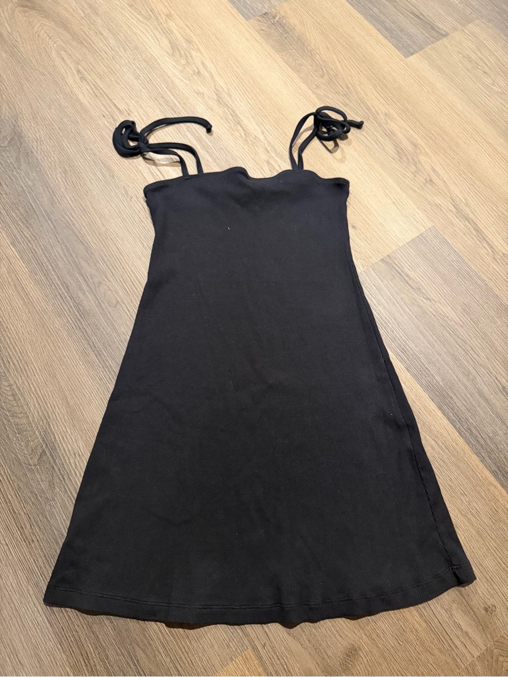 Forever 21 Black Tie-Shoulder Dress